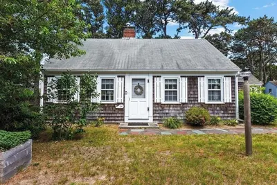 Image de Spacious 4-bedroom house with Ac, short stroll from Haigis Beach