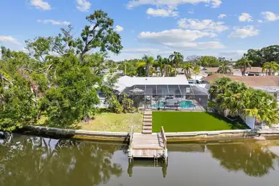 Image de Paradise Pool Home with Canal Access