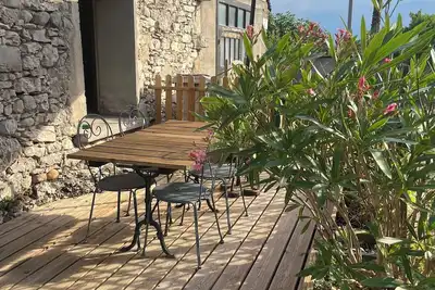 Image de Appartement avec terrasse pour 2 personnes Le nid du phénix 38 à la campagne