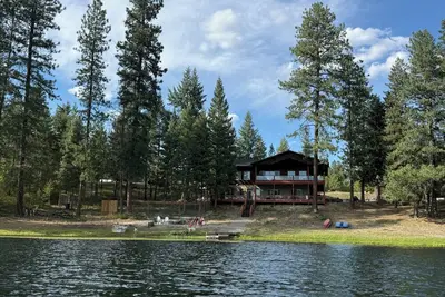 Image de 3-bedroom cozy waterfront location. Relaxing quiet getaway w/spectacular views.