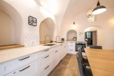 Image de 3-bedroom 3 Bath house Nachlaot