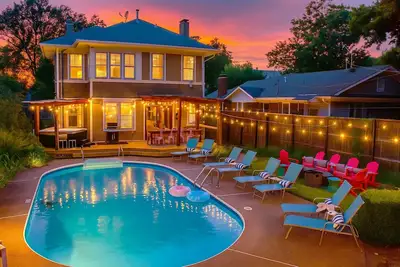 Image de Memphis Belle - Pool, Hot Tub, Arcades, Fire Pit, Games & so much more!