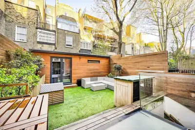 Image de Barkstone Gardens - Trois Chambres Villa, Couchages 6