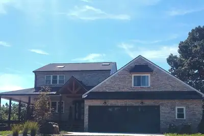 Image de Secluded Hilltop Luxury Retreat-Bourbon Trail-Taylorsville Lake-Pool & Hot Tub