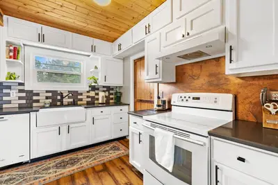 Image de Fishing & Work-Friendly In A Prime Location