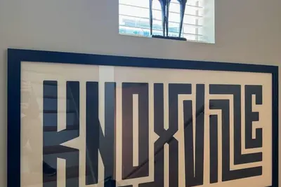 Image de Chic Knoxville Townhouse w/ Rooftop Views