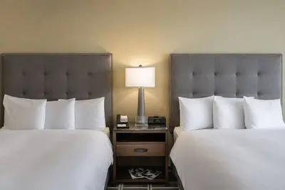 Image de Upscale Stay near El Camino Real | 1 Unit