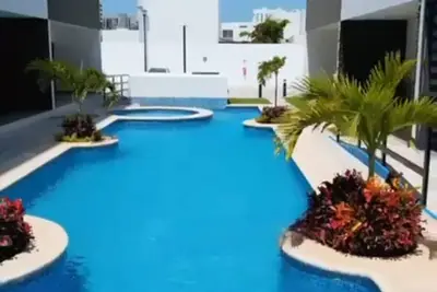 Image de 2 Beds, 4 Pools, 1 Wave Pool and Amenities.