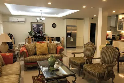 Image de Large, Spacious, Clean and Elegant House in Talisay City, Cebu for 6+ Guests
