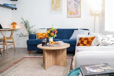 Image de 3 Chambres près de l’Aéroport & du Centre de Manchester | Réductions Long Séjour