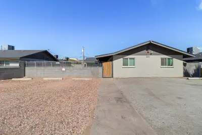 Image de 2612 C - Cool 3-bedroom house with Ac in Phoenix
