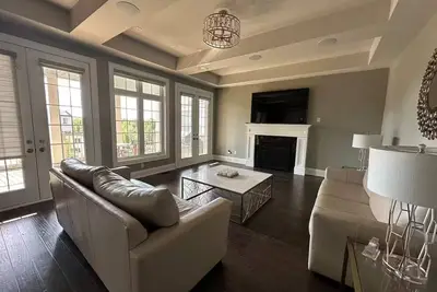 Image de Kleinburg Luxe Retreat | Chill • Views • Vibes