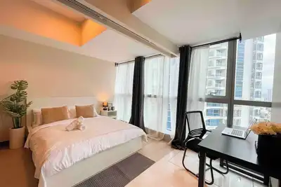 Image de Exclusive Bgc Condo at Uptown Area #upt136d