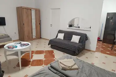 Image de Fully equipped apartment with kitchen and bathroom. Teljesen felszerelt lakás.