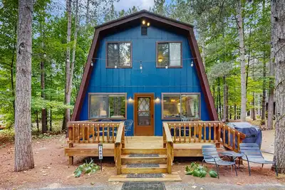 Image de Spacious chalet with deck, grill & firepit w/ Crystal Mountain Amenities