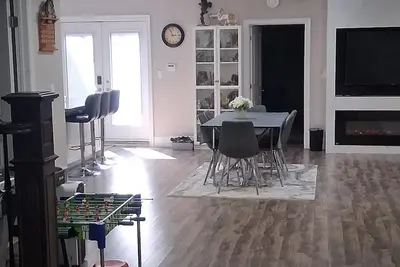 Image de A beautiful Walkout basement