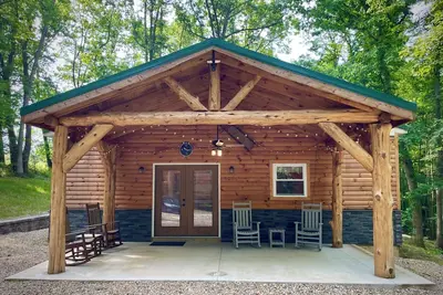 Image de Sleeps 6, forested seclusion, wildlife galore!