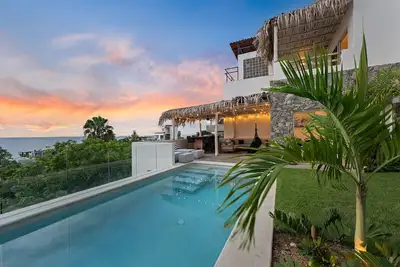 Image de Brand New October 2025 North End Lux Villa, Stunning Views, 4 Min Walk To Beach!