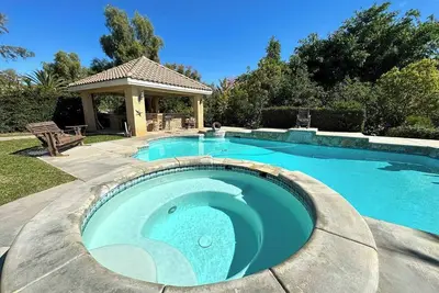 Image de Unwind In A Spacious 5bd Home Oasis w/ Pool in Riverside