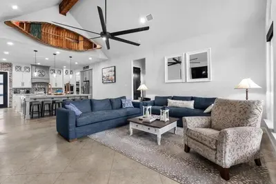 Image de Lovely lake front home sleeps 16 on Cedar Creek Lake in charming Mabank Tx