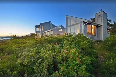 Image de Unique Oceanfront 5-bedroom 4, 5 bathroom Maine dream location