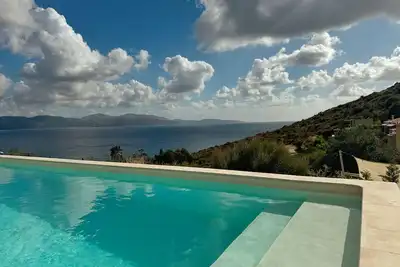 Image de Villa Casa Bianca Sagone. Familiale, piscine privée vue mer en Corse du Sud.