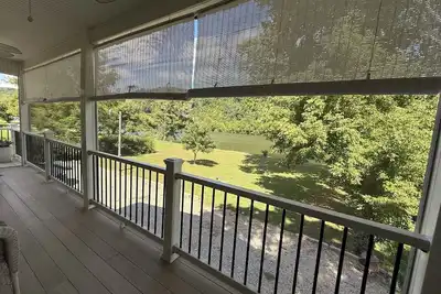Image de 2 Bedroom Riverfront House on the New River Trail