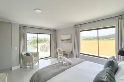 Image de Alba Tramonto | 4 bed 3 bath - 100m Robberg Beach