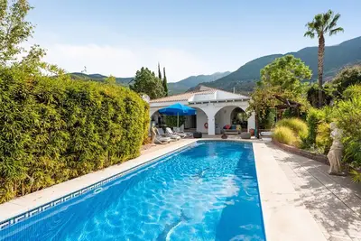 Image de Maison de Vacances 'Villa Eden' avec Vue sur la Montagne, Wi-Fi et Climatisation