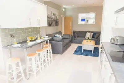 Image de 6 bed Town Centre House All with En-Suite Tamworth