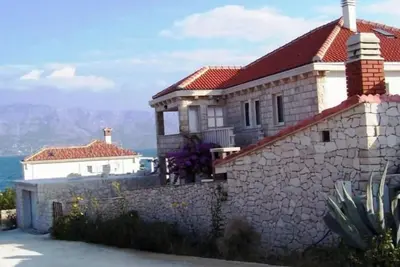 Image de Cool 2-bedroom apartment with Ac in charming Povlja