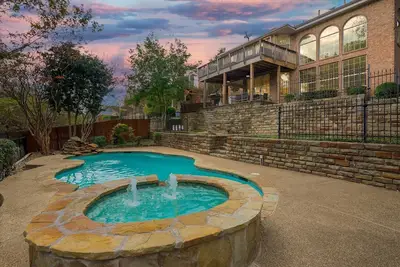 Image de 5br Oasis w/ Pool • Steps from Lake Ray Hubbard