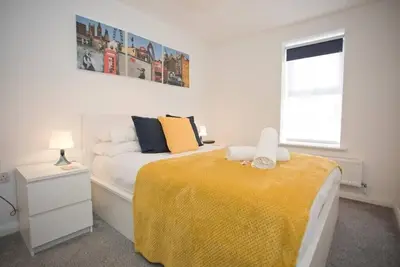 Image de Bournecoast: Modern Apartment Near Sandy Beaches, Shops & Boscombe Pier -Fm10676