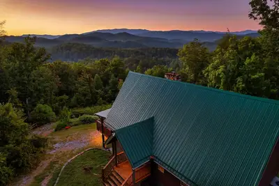 Image de ! New! Epic Mountain Views! Arcade-Ping-Pong-Hot Tub