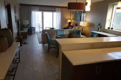Image de 3-Bedroom  2 Bath condo on beautiful Oyster Pond, Pool, restaurant, fitness room