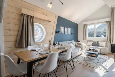 Image de À 10m des pistes de ski, 6ème étage, vue panoramique/station, télévision, casier à ski, 38m²