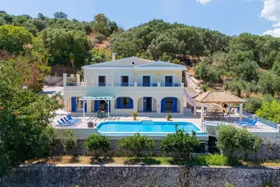 Image de Panorama Julia - Six Chambres Villa, Couchages 12