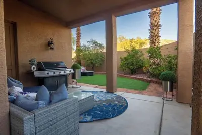 Image de Spacious stunning Home in small private community with abundance of upgrades!