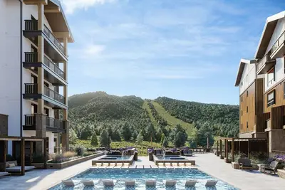 Image de Cozy Queen Retreat | Ski Access, Hot Tub & Spa