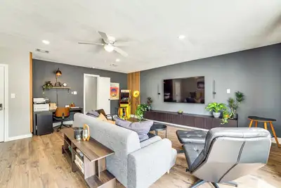 Image de Spacious Family Home, 5 Mi to Galleria Dallas!