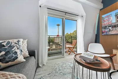 Image de Loft Penthouse. Private Balcony with Space Needle View. Walk to everywhere