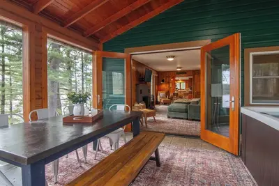 Image de Hot Tub | Game Room | Adventure Loft | Wood Burning Fireplace