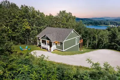 Image de North Georgia Lake House: Lake Views & King Suite