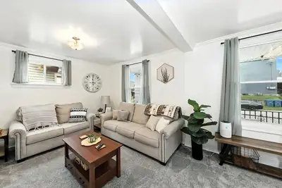 Image de Welcome to your home away from home in charming Dayton, Kentucky