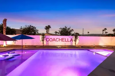 Image de Private Pickleball Court, Pool/Spa, Game Room! Luxe Furnishings!