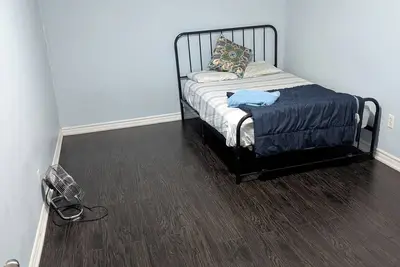 Image de Basement apartment near Toronto Pearson airport