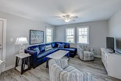 Image de Beachside Bliss-Stunning ocean views, community pools, and dog-friendly