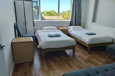 Image de 5 Beds including 1 Double Bed, 2 single Beds, 2 Double Sofa Beds, Suite 4