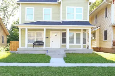 Image de Brand New Modern 5br Indianapolis Home Sleeps 12, Queen Beds for Groups