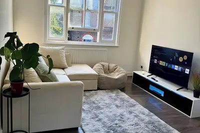 Image de 2Bed Apartment-Sleeps 4, Pets Ok & Balcony